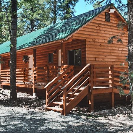 Pinewoods Resort And Rv Park Duck Creek Village エクステリア 写真