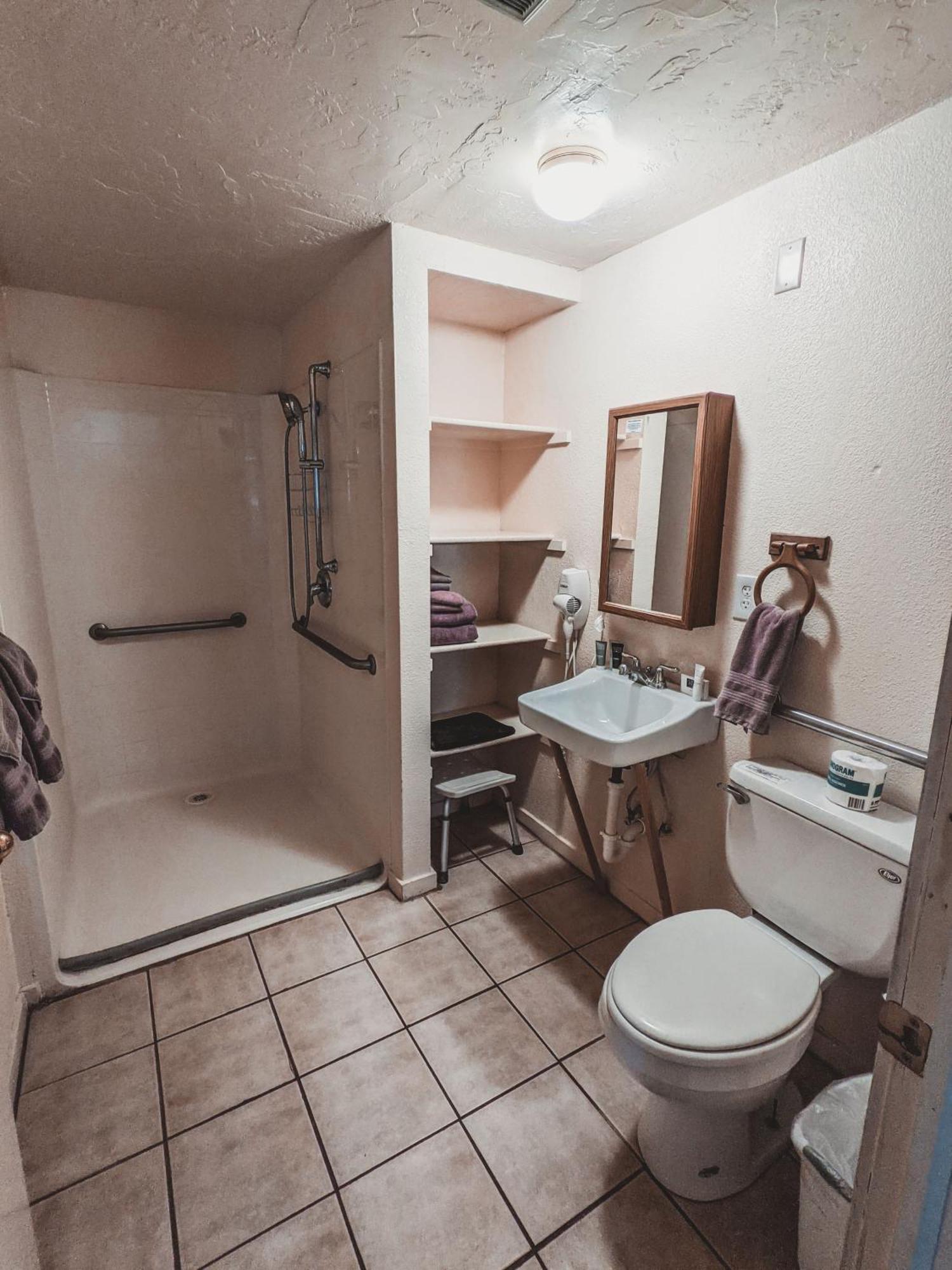 Pinewoods Resort And Rv Park Duck Creek Village 部屋 写真